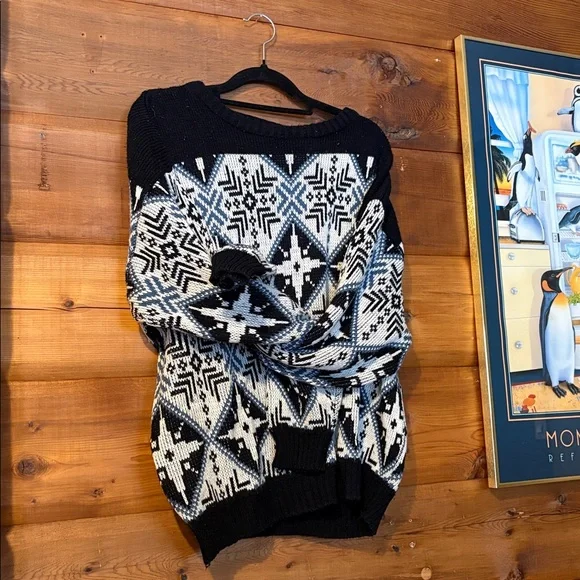 Kitsu Geometric Patterned Pullover, Large - Picture 1 of 9